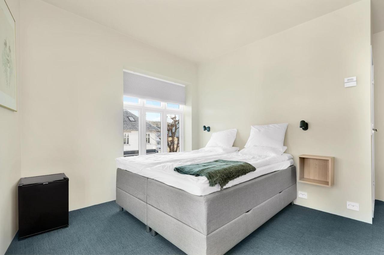 Central Guest House - Bedroom With En Suite Bathroom Stavanger Szoba fotó
